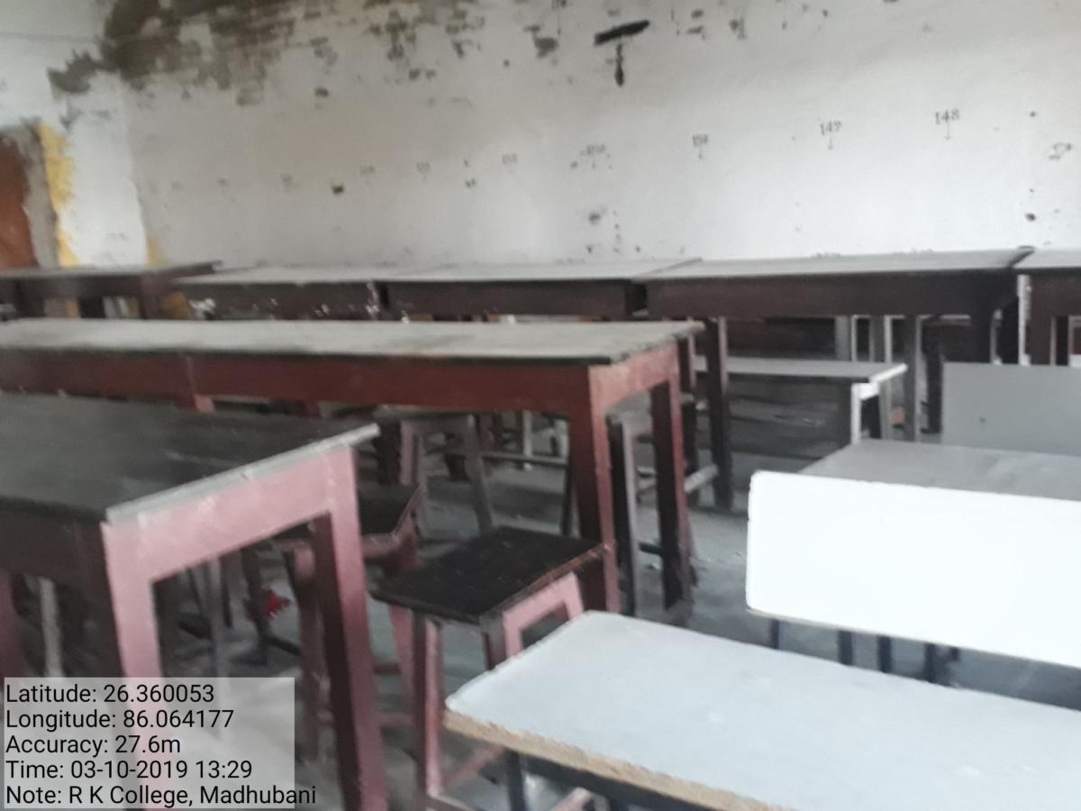 CLASS_ROOM_-25879c.jpg